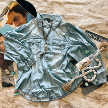 Load image into Gallery viewer, Davi &amp; Dani Light Chambray Button Down
